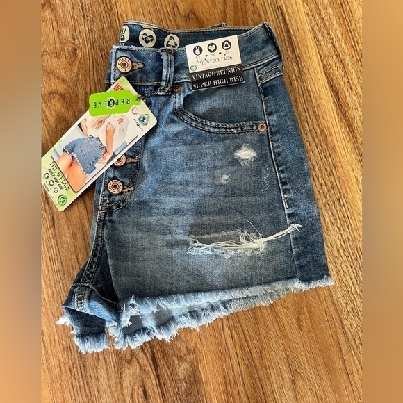 Rewash Denim Shorts Super Highrise Size 3/26 New with Tags - Picture 3 of 3
